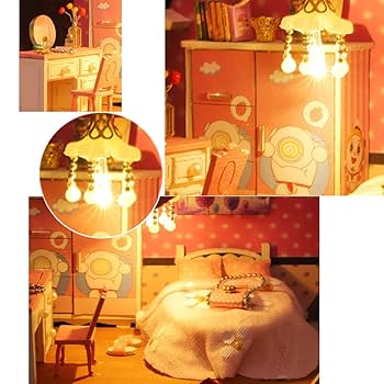木製　ドールハウス　お花、素敵なライトがあるお部屋　背景ボードにもティアラ Amazon | Cuteroom DIY木製ドールハウスSantorini島ハンドメイド